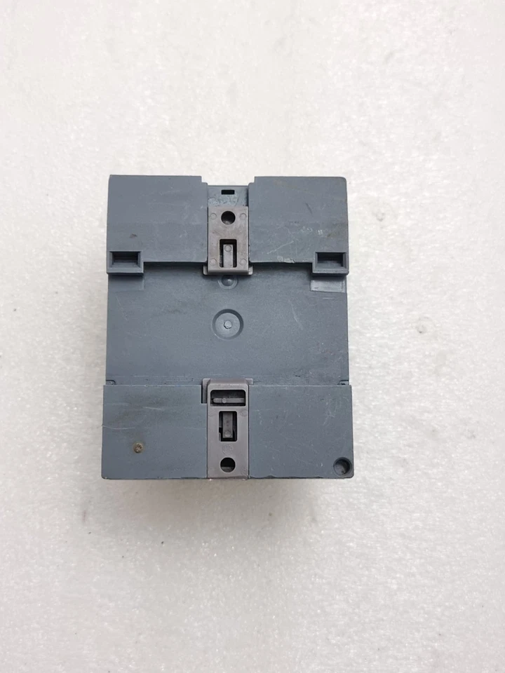Used Working Siemens 6ED1052-1MD00-0BA8 12/24RCE Logo Programmable Relay